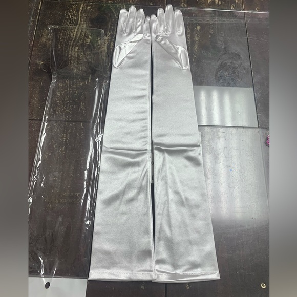 Adult One Size White Satin Opera Over The Elbow Length Dress Gloves New in Pkg - Picture 1 of 3